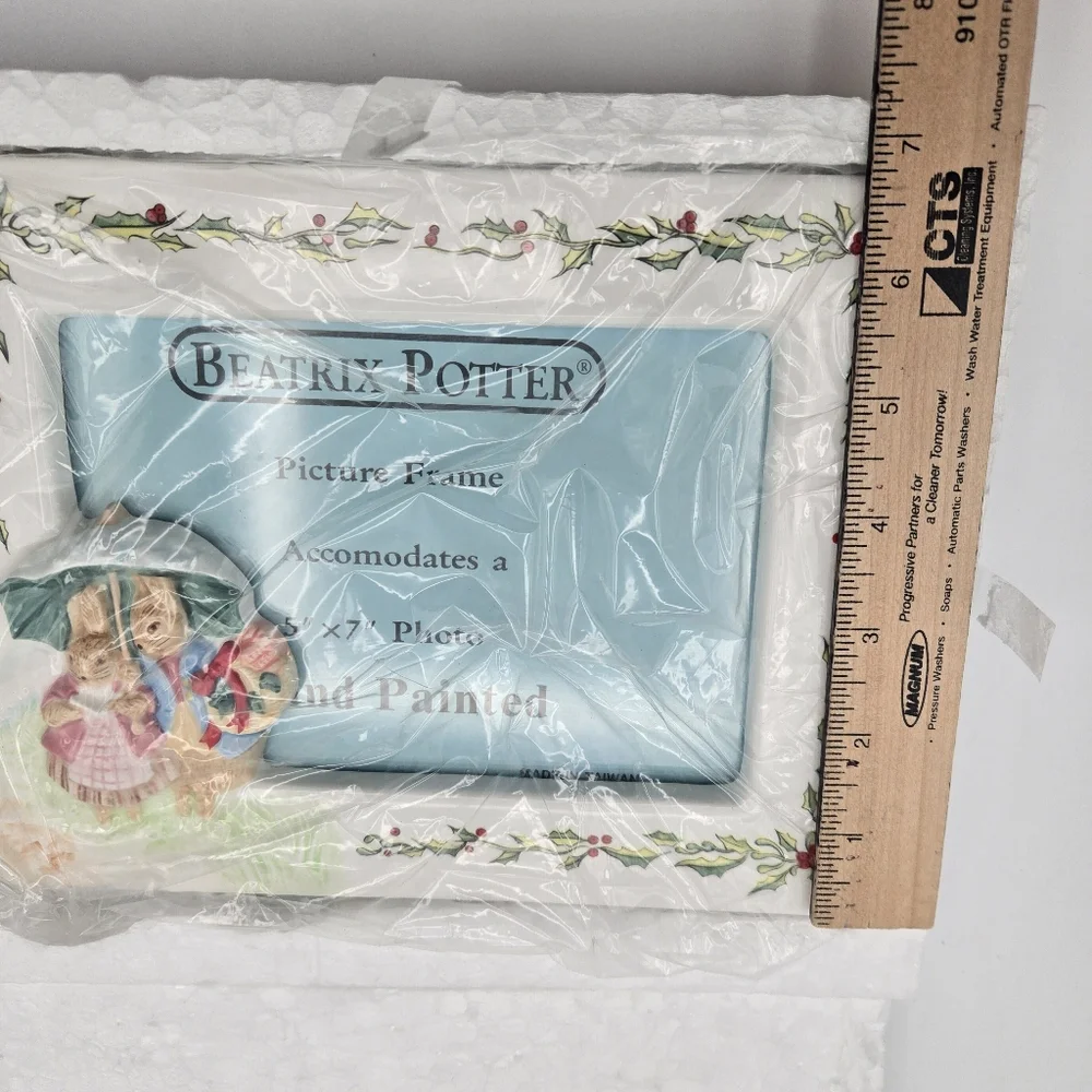 Vintage 1989 Schmid Beatrix Potter Christmas Collection Hand Painted Frame 5"x7" - Picture 12 of 15